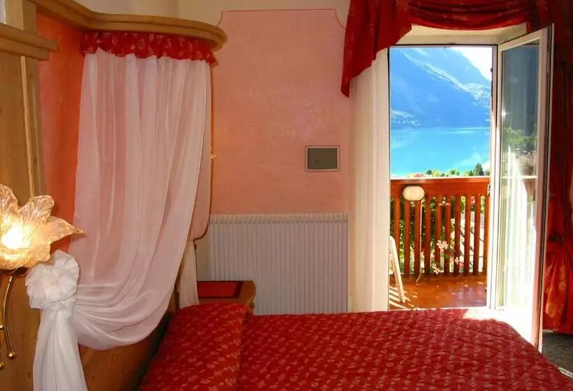 ホテル Albergo Stella Alpina