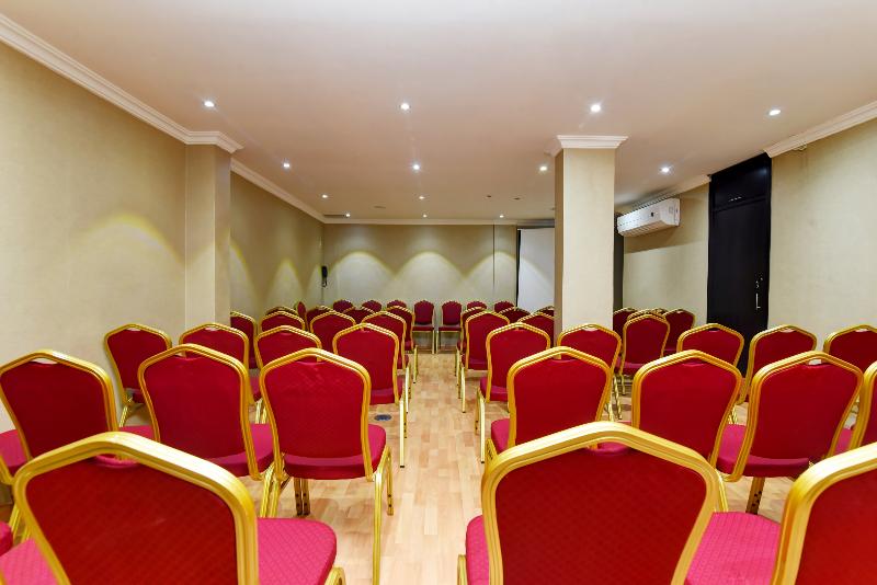 Moon Hotel By Oyo Rooms