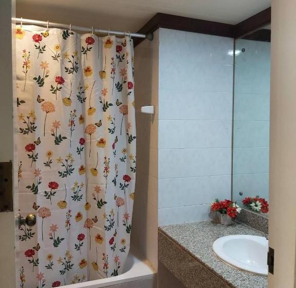 호텔 Samerdrow Khao Yai