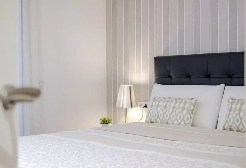 Aspasios Catedral Apartments