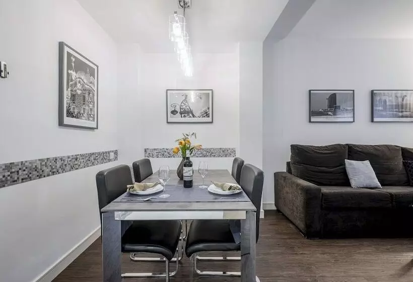 Aspasios Catedral Apartments