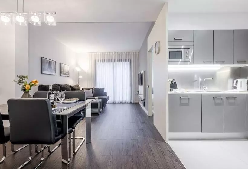 Aspasios Catedral Apartments