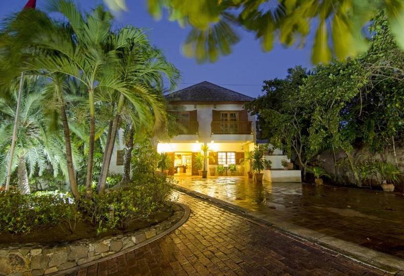هتل Antigua Yacht Club Marina Resort