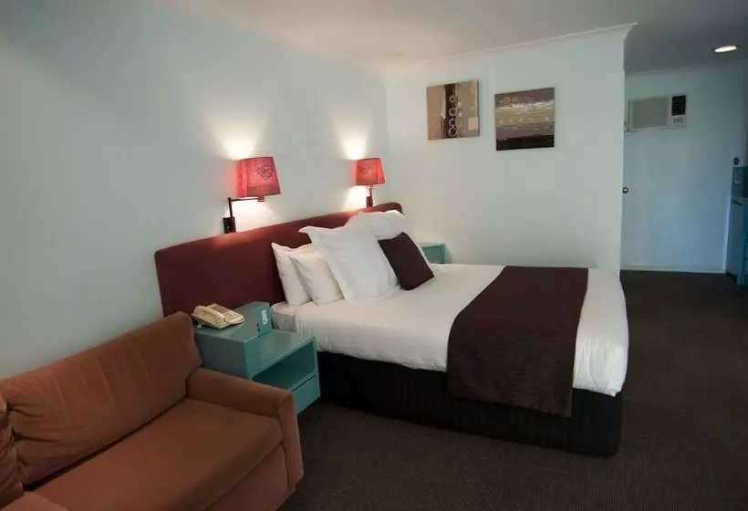 Surestay Hotel By Best Western The Clarence On Melville