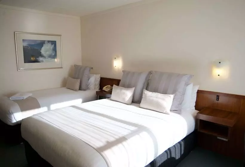 Surestay Hotel By Best Western The Clarence On Melville