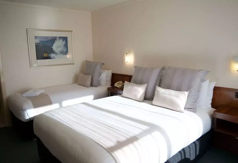 Surestay Hotel By Best Western The Clarence On Melville