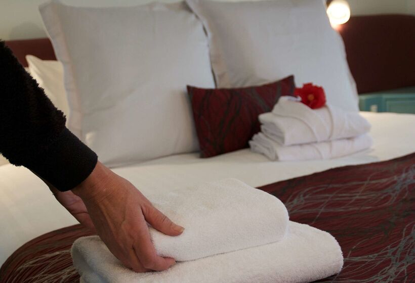 Surestay Hotel By Best Western The Clarence On Melville