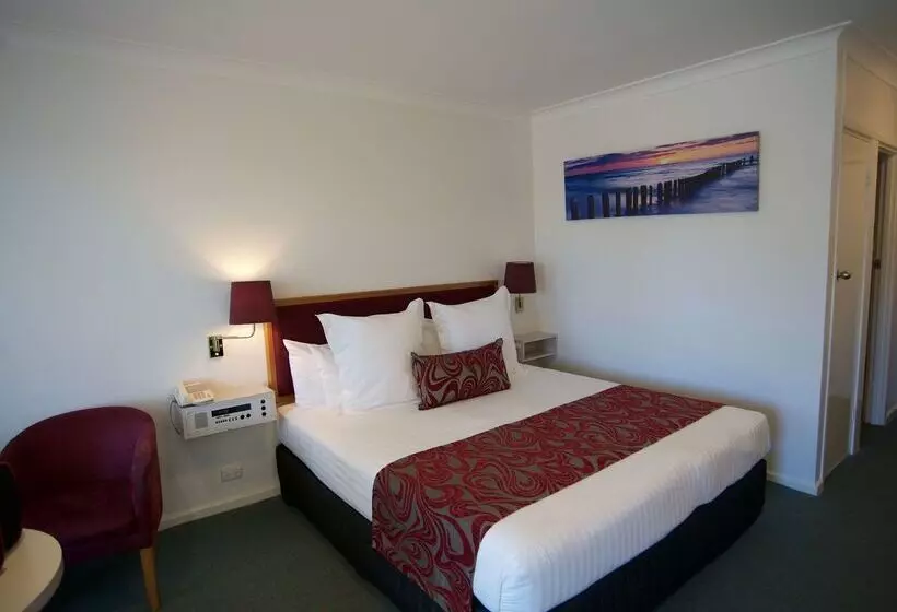 Surestay Hotel By Best Western The Clarence On Melville