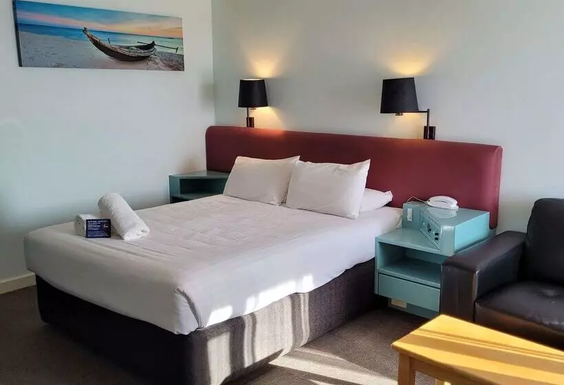 Surestay Hotel By Best Western The Clarence On Melville