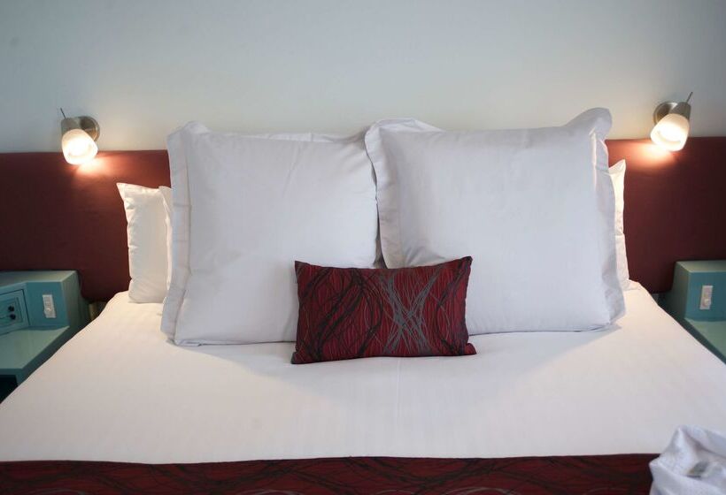 Surestay Hotel By Best Western The Clarence On Melville