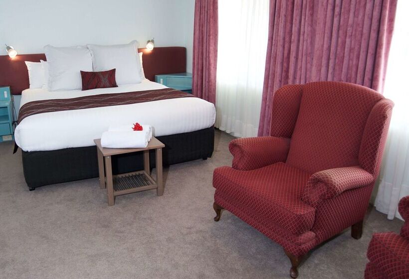 Surestay Hotel By Best Western The Clarence On Melville