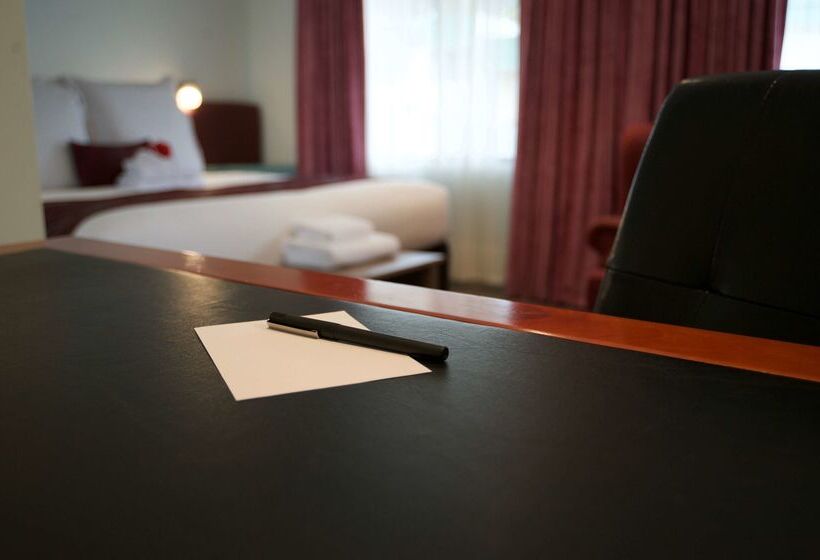 Surestay Hotel By Best Western The Clarence On Melville