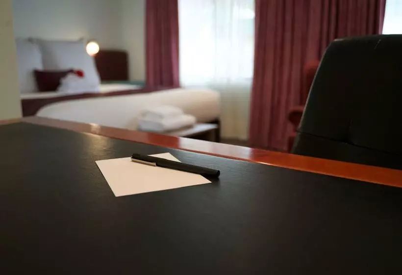 Surestay Hotel By Best Western The Clarence On Melville