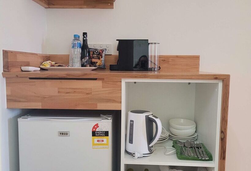 Surestay Hotel By Best Western The Clarence On Melville