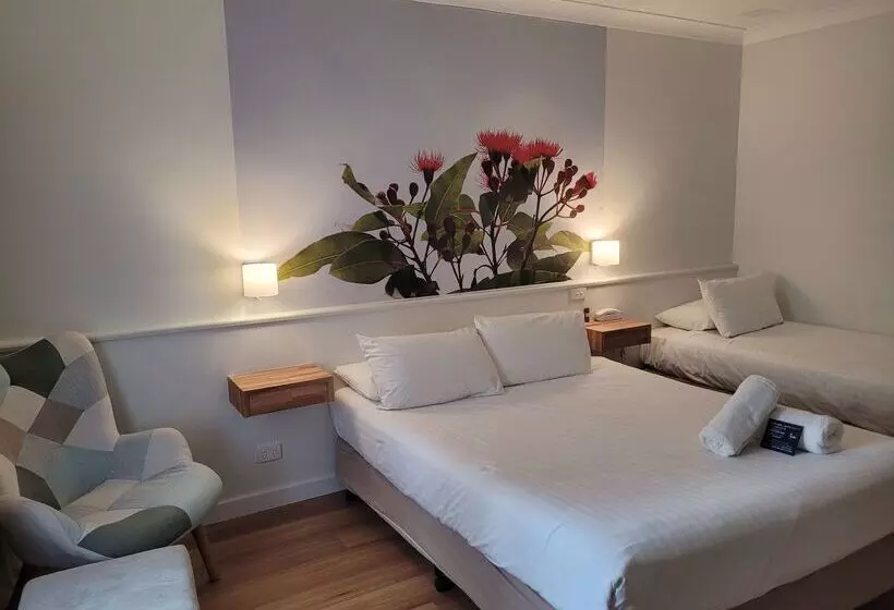 Surestay Hotel By Best Western The Clarence On Melville