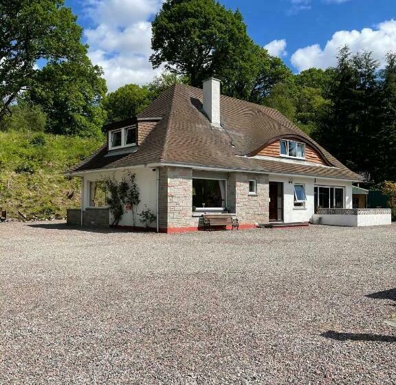 호텔 Braes Guest House