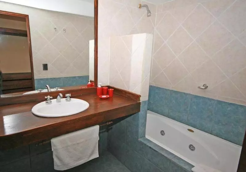 هتل Estancia Del Carmen Mountain Resort