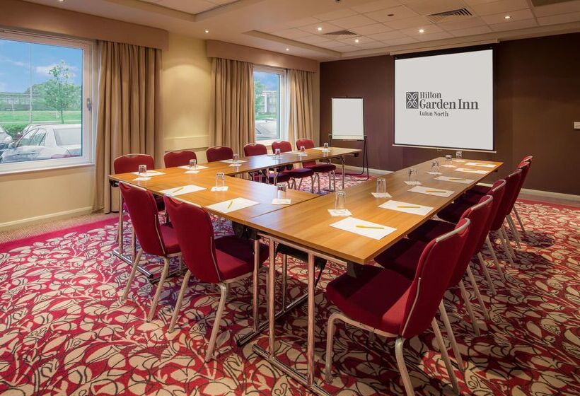 בית מלון כפרי Hilton Garden Inn Luton North, United Kingdom