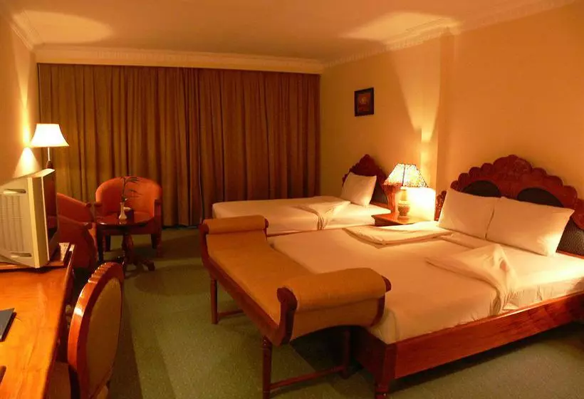 هتل Majestic Oriental