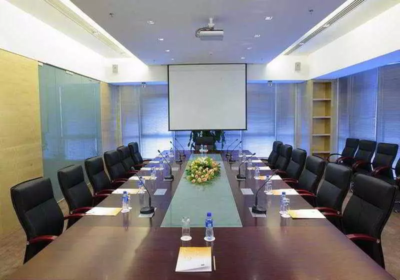 Отель Beijing Donghuang