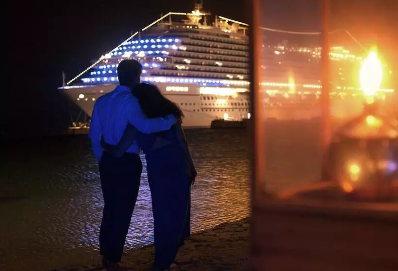 هتل Renaissance Wind Creek Curacao Resort