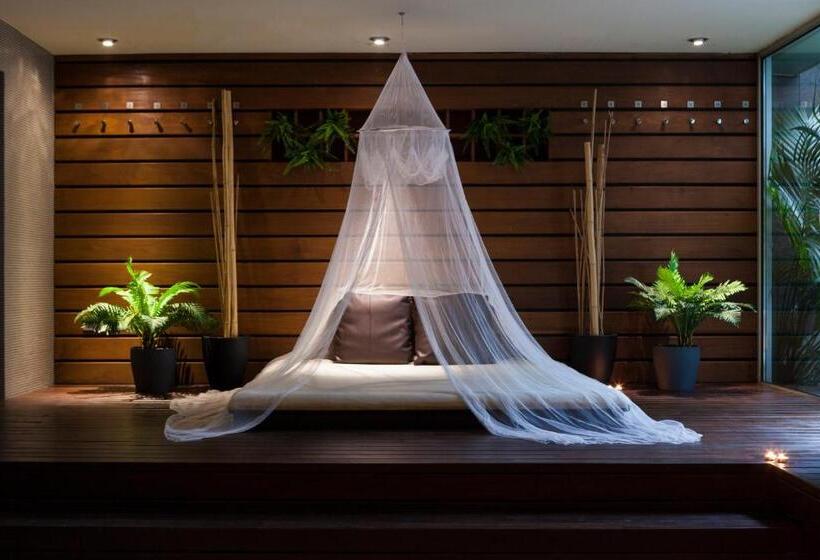 هتل Sb Diagonal Zero 4 Sup