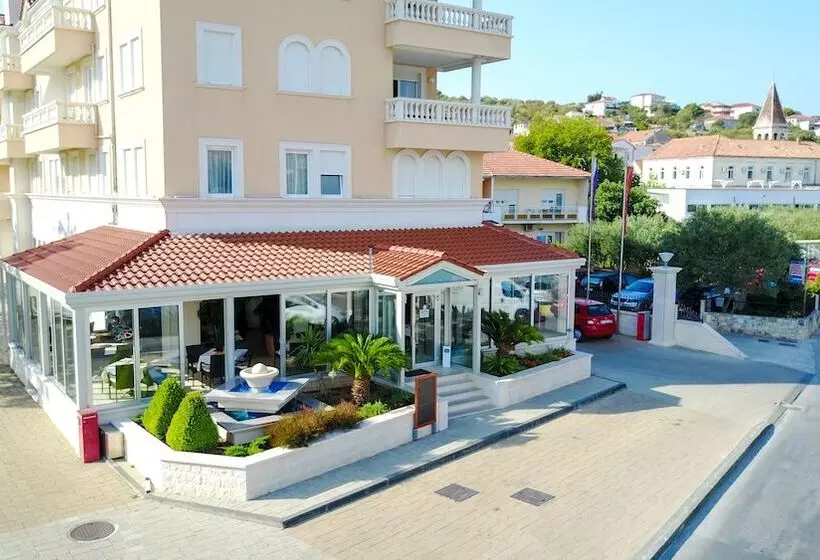 Hotel Trogir Palace