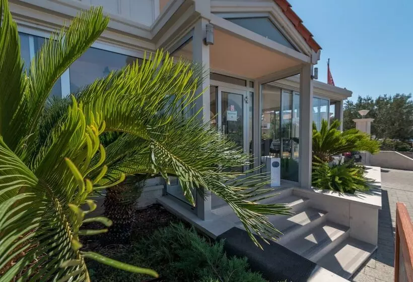 Hotel Trogir Palace