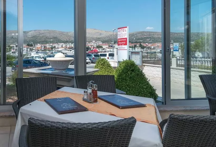 Hotel Trogir Palace