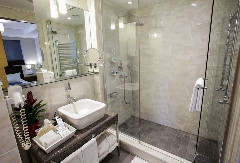 Housez Suites And Apartments Special Class