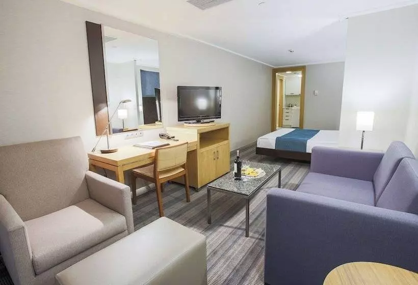 Housez Suites And Apartments Special Class