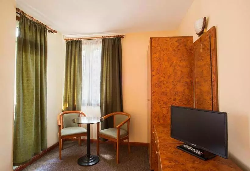 Victoria Hotel Borovets   Free Parking