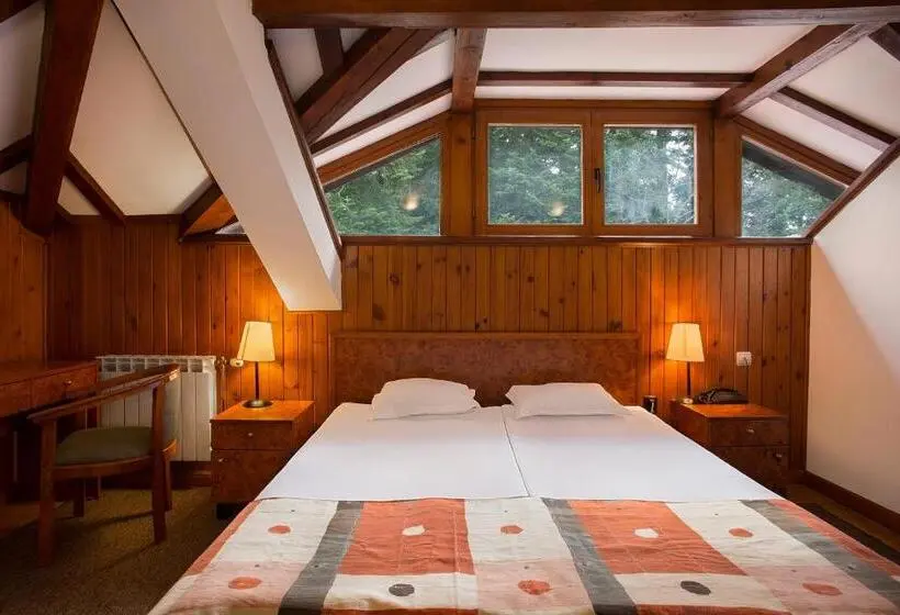 Victoria Hotel Borovets   Free Parking