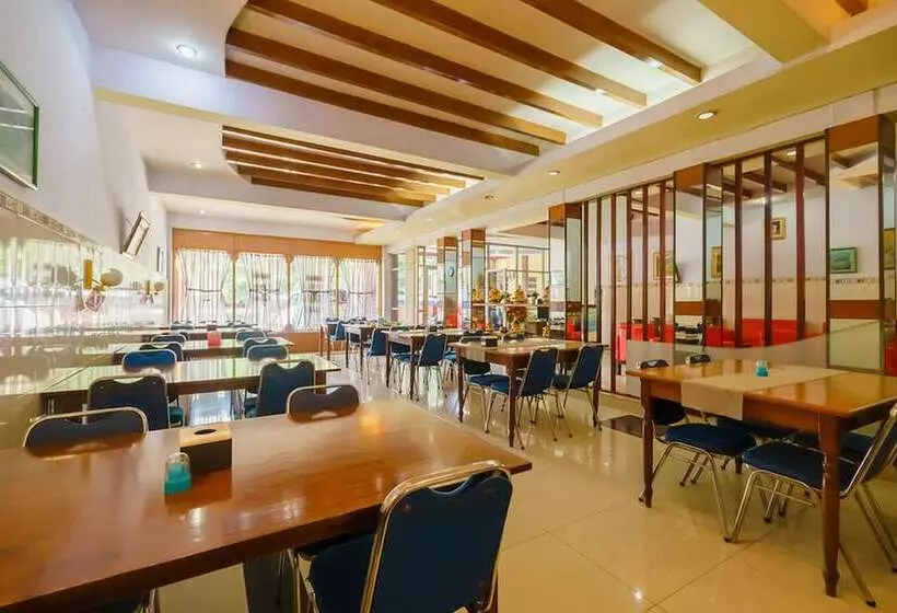 Majatalo Reddoorz @ Parapat