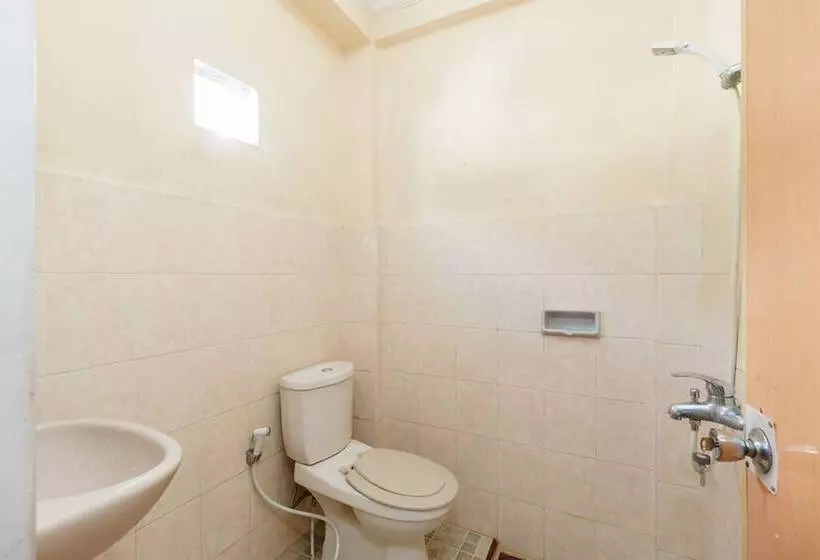 Majatalo Reddoorz @ Parapat