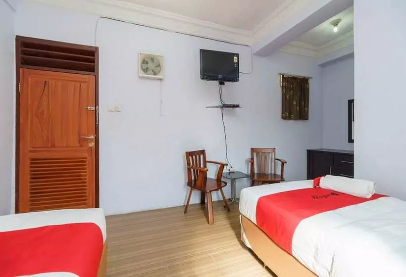 Majatalo Reddoorz @ Parapat