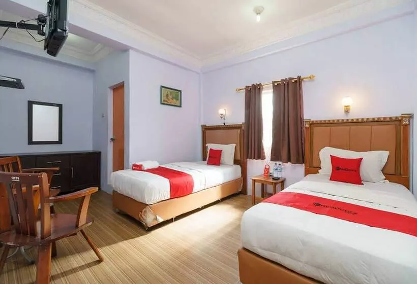 Majatalo Reddoorz @ Parapat