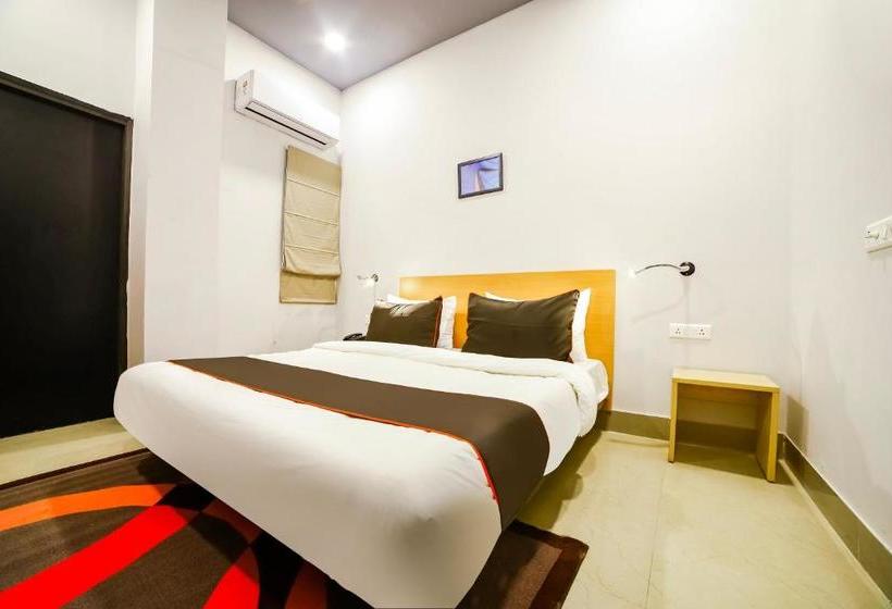 בית מלון כפרי Collection O 77038 Cozy Stayz