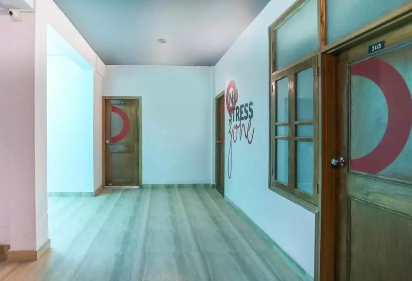 هتل Collection O 77038 Cozy Stayz