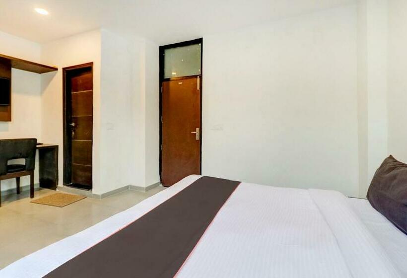 בית מלון כפרי Collection O 77038 Cozy Stayz