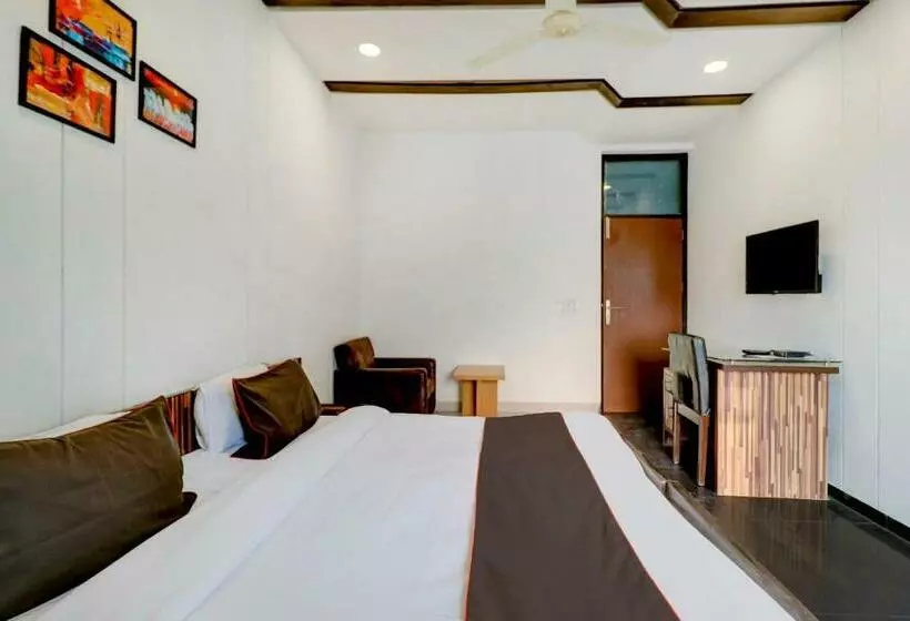 هتل Collection O 77038 Cozy Stayz