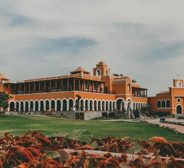 فندق & Hacienda La Caravedo