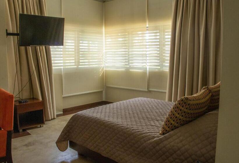 فندق & Hacienda La Caravedo