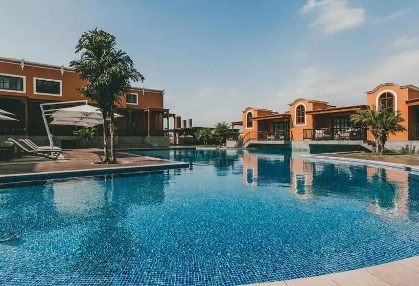 هتل & Hacienda La Caravedo