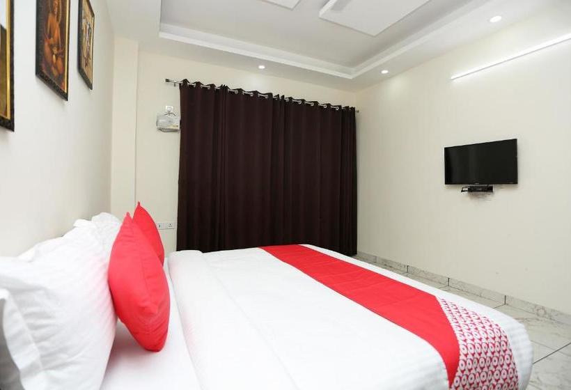 בית מלון כפרי Oyo 22509 The Spark Inn