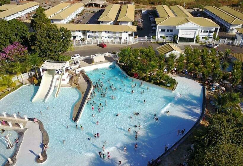 Lacqua Diroma O Melhor De Caldas Com Piscina De Ondas Exclusiva