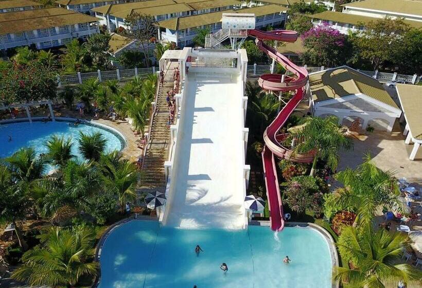 Lacqua Diroma O Melhor De Caldas Com Piscina De Ondas Exclusiva