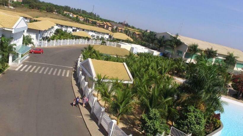 Lacqua Diroma O Melhor De Caldas Com Piscina De Ondas Exclusiva