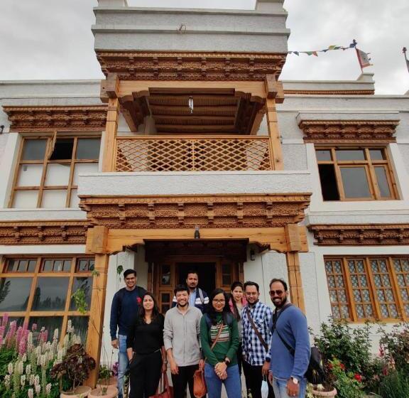 פנסיון Namra Villa