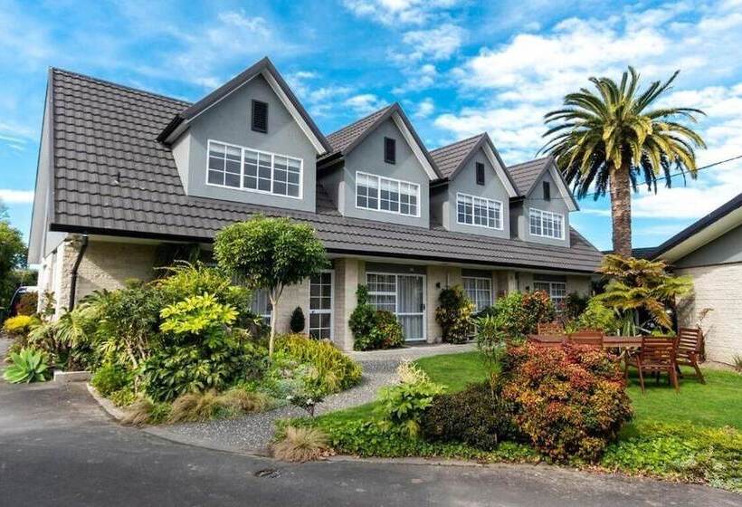 Asure Colonial Lodge Motel